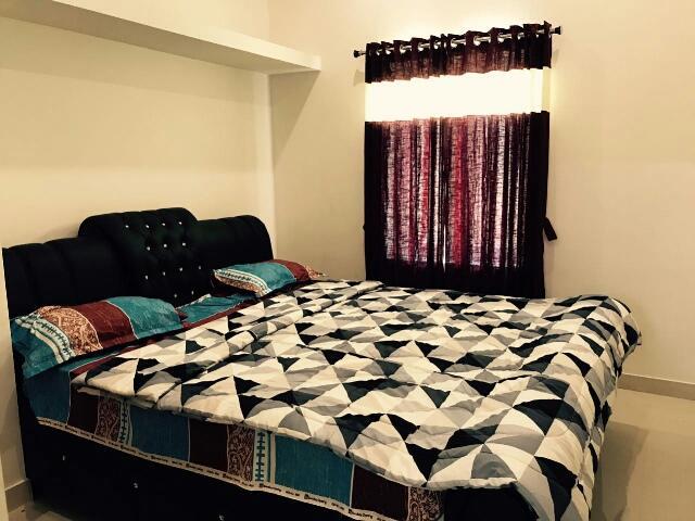 מלון ירקאוד Eesha Gardens מראה חיצוני תמונה